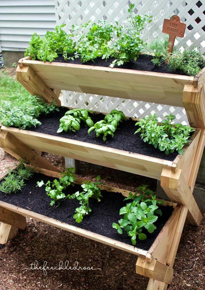 Stacked Wooden Planters #gardenplanter #diygardenplanter #decorhomeideas