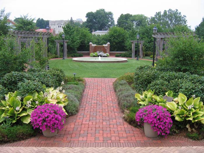 Stately Symmetry #backyardlandscaping #decorhomeideas