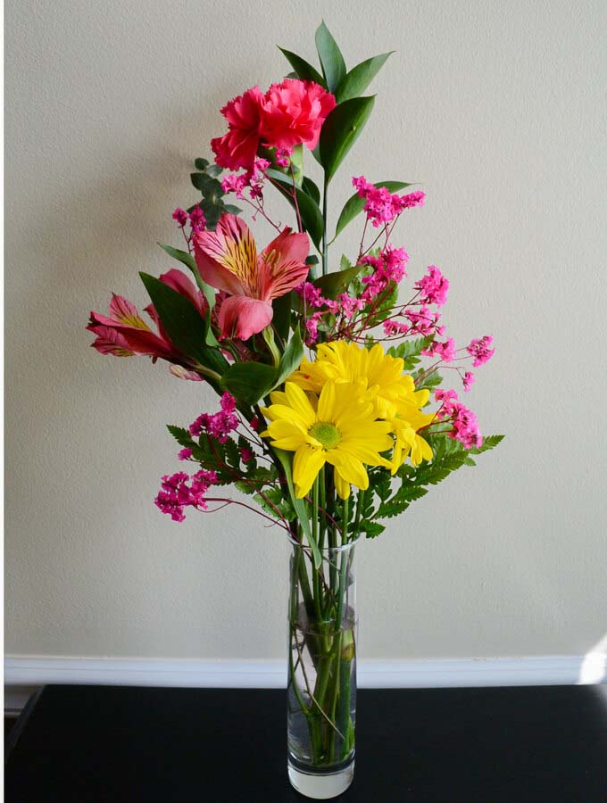 Bold and Bright Yellow and Pink Arrangement #flowerarrangementsideas #flowerarrangement #decorhomeideas