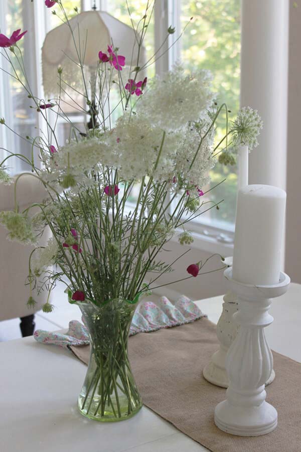 Enchanting Queen Anne's Lance and Poppy Mallow #flowerarrangementsideas #flowerarrangement #decorhomeideas