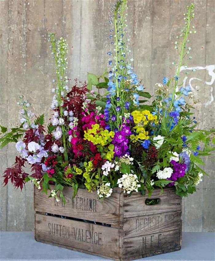 Garden Rainbow in Weathered Crate #flowerarrangementsideas #flowerarrangement #decorhomeideas