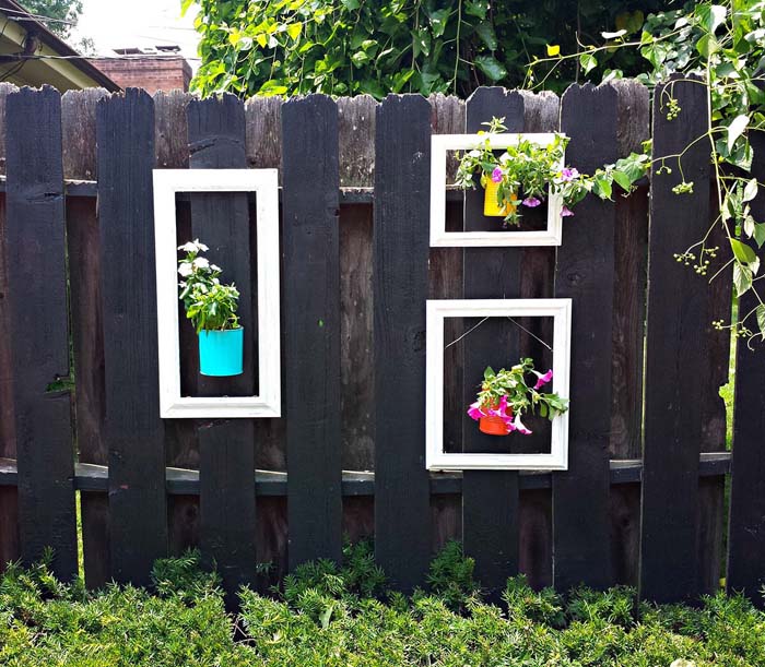 Hang Flowers in Upcycled Wooden Frames #gardenfencedecoration #decorhomeideas