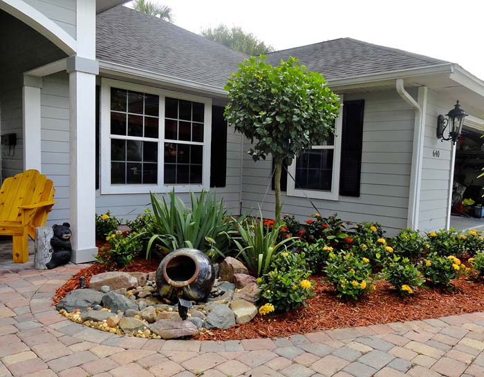 Mini Water Feature Entryway #frontyardlandscapingideas #decorhomeideas