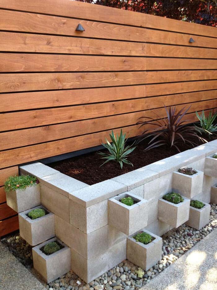 Modern Industrial Cinderblock Planter Bed #frontyardlandscapingideas #decorhomeideas