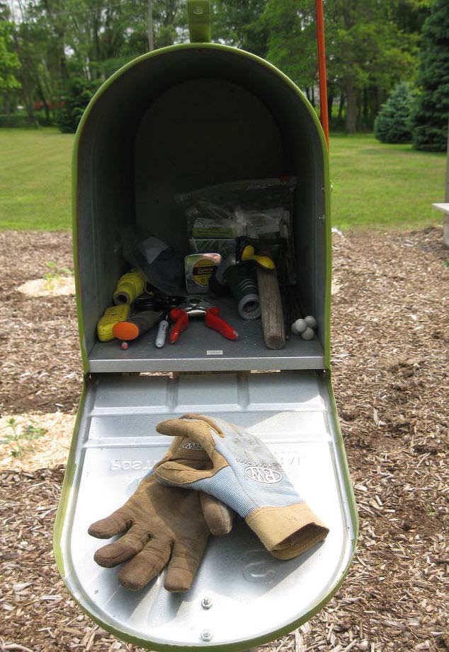 Your Old Mailbox Is Going To Make a Wonderful Tool Shed #gardentoolstorage #gardenhacks #decorhomeideas