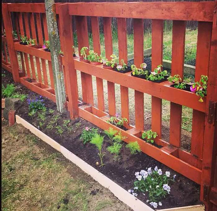 Pallet Fence With Flowers