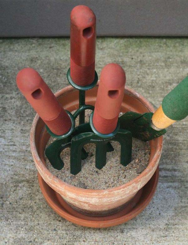 Pots Filled With Sand #gardentoolstorage #gardenhacks #decorhomeideas