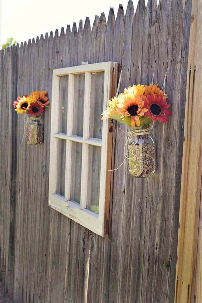 Reused Old Window with Charming Sunflowers #gardenfencedecoration #decorhomeideas