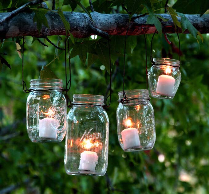 Simple Mason Jar Backyard Lighting Ideas #backyardlightingideas #decorhomeideas