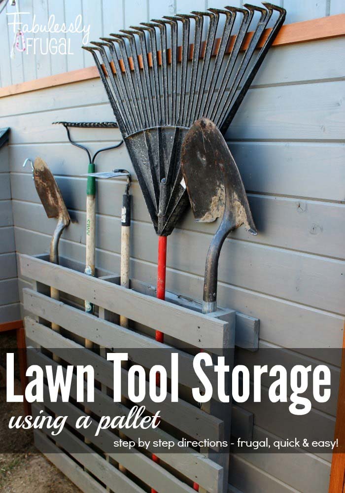 Store Lawn Tools With a Pallet! #gardentoolstorage #gardenhacks #decorhomeideas