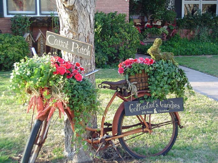 Upcycled Vintage Bicycle Planter #frontyardlandscapingideas #decorhomeideas