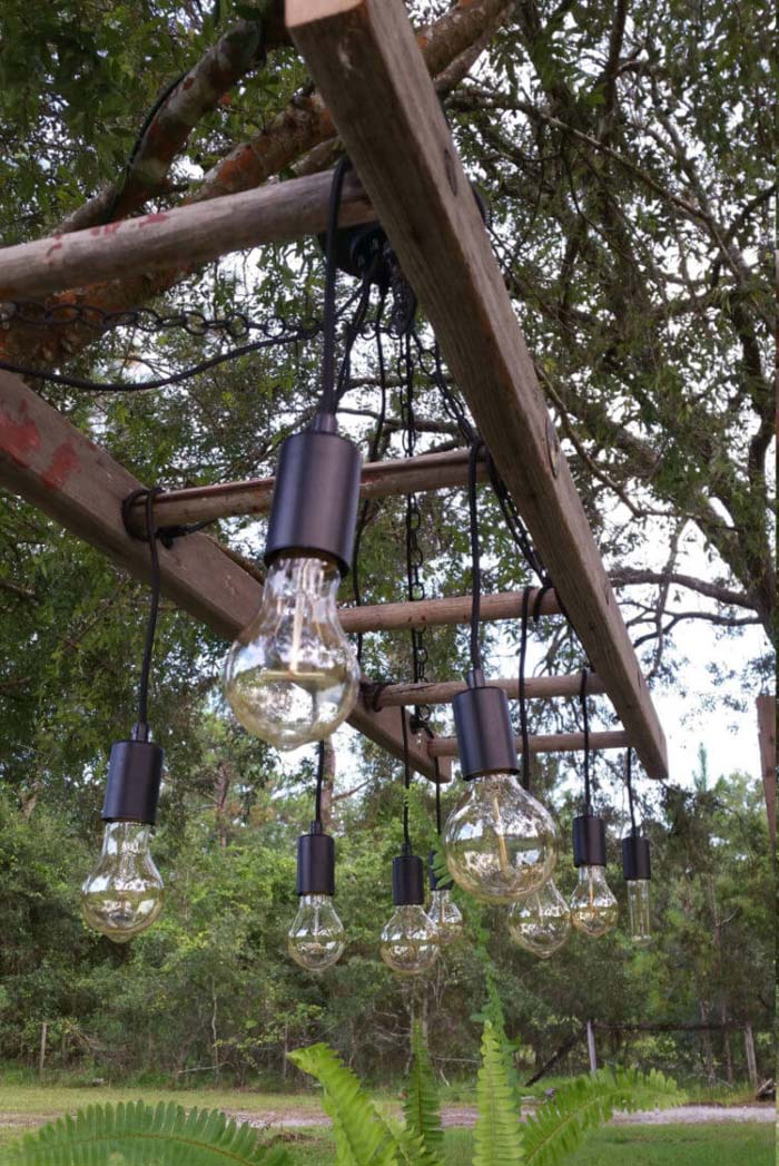 Vintage Ladder Hanging Light Bulb Strand #backyardlightingideas #decorhomeideas