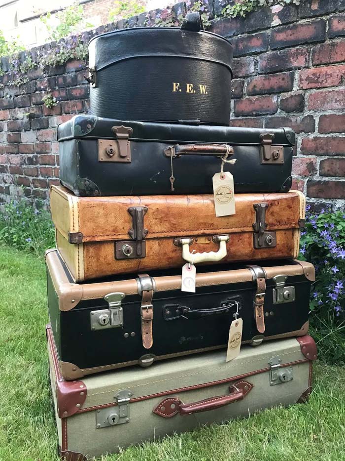 Assorted Vintage Suitcases Storage Solution #vintage #storageideas #decorhomeideas