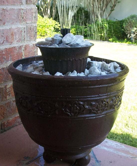 Award-Winning DIY Container Water Fountain Project #diywaterfountain #decorhomeideas