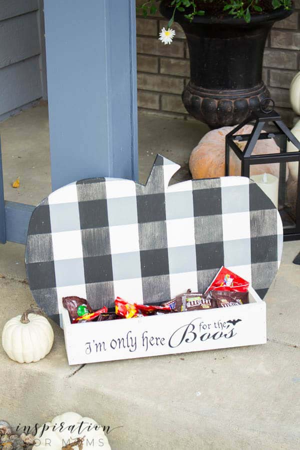 Beautiful Buffalo Check Candy Holder #buffalocheckfalldecor #decorhomeideas