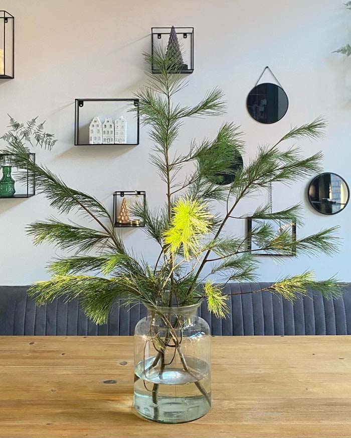 Clear Jar with Fresh Greenery #diningtablecenterpiece #decorhomeideas