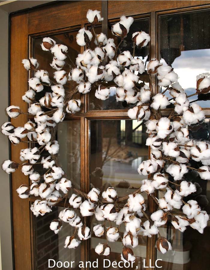 Clever Cotton Boll Wreath is Pretty and Unique #fallfarmhousedecor #decorhomeideas