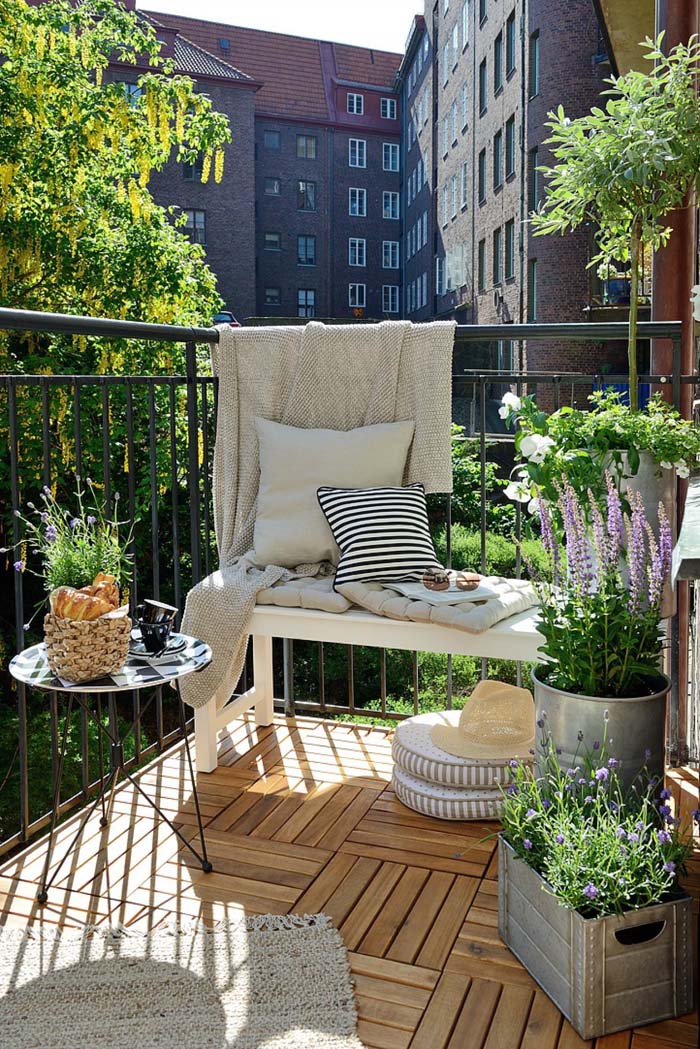 Deck Balcony #balconygarden #decorhomeideas