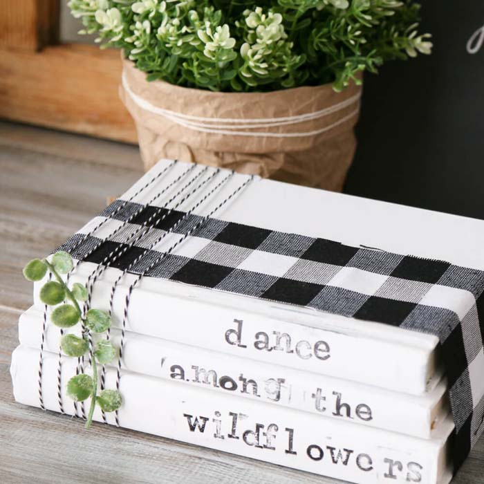 Durable and Gorgeous Buffalo Check Bookshelf #buffalocheckfalldecor #decorhomeideas