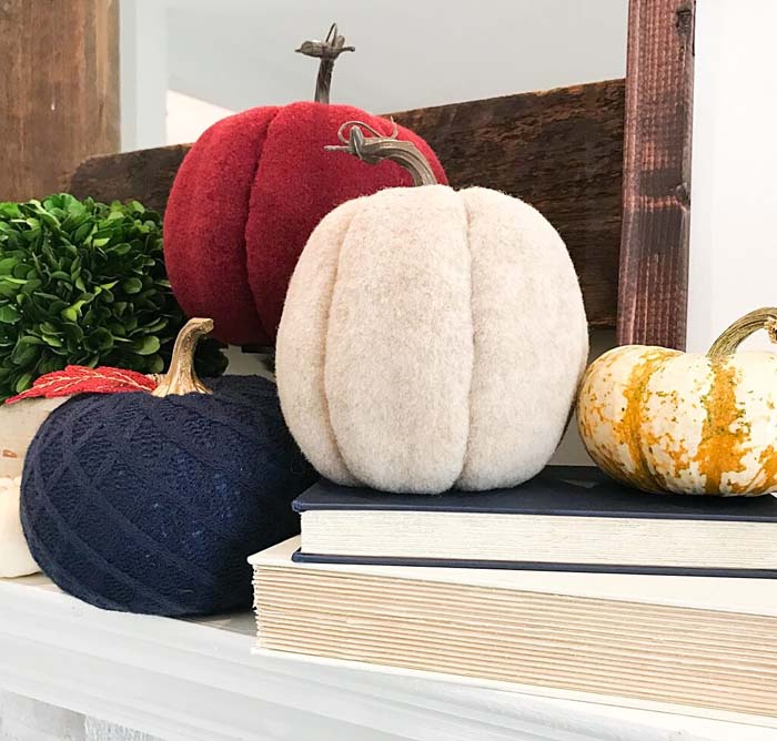 Fabulous Felt and Fabric Covered Pumpkins #fallfarmhousedecor #decorhomeideas