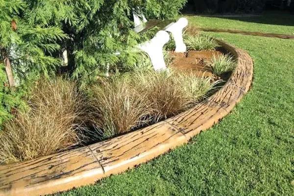 Faux Wood Landscape Edging #gardenedgingideas #decorhomeideas