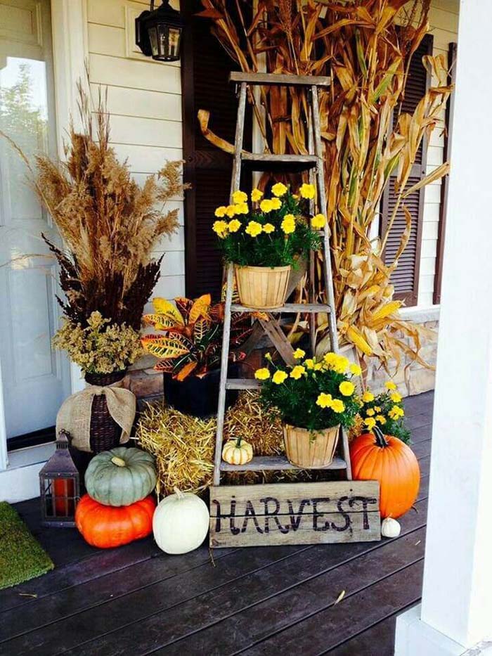 Front Porch Harvest Decor Glory #fallfarmhousedecor #decorhomeideas