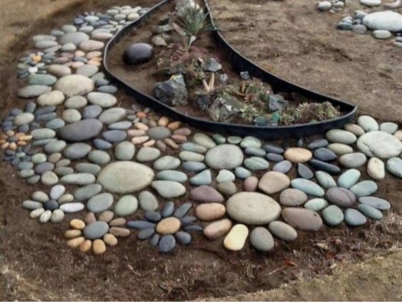 Garden Bed Edging With Rocks #riverrocklandscaping #decorhomeideas