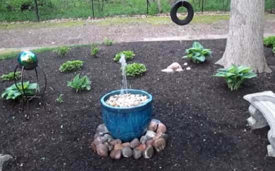 Outdoor Container Water Fountain #diywaterfountain #decorhomeideas