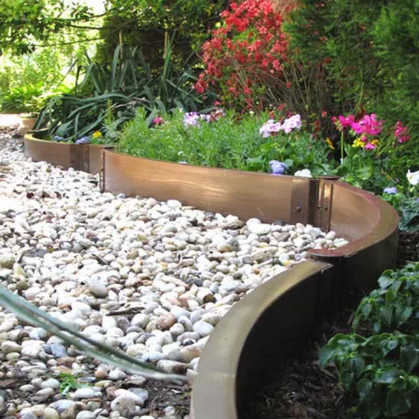 Prefabricated Wood-Look Edges #gardenedgingideas #decorhomeideas