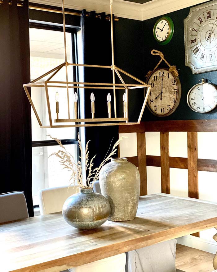 Rustic Metal Vase Centerpiece #diningtablecenterpiece #decorhomeideas