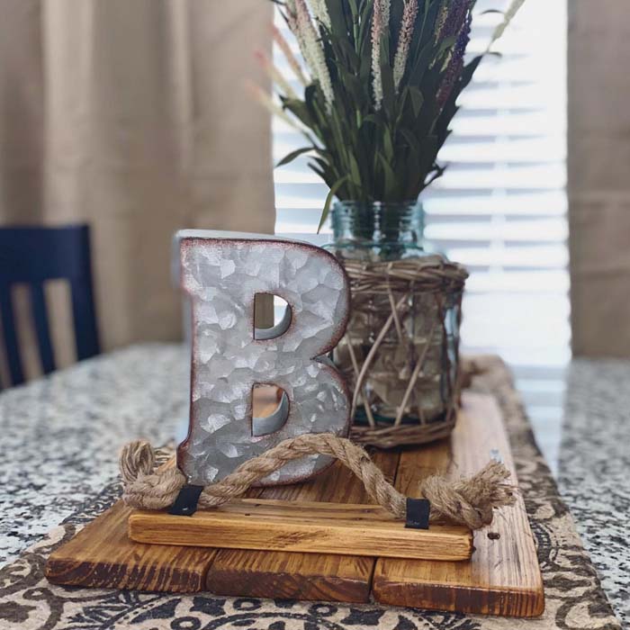 Rustic Wood and Metal Centerpiece #diningtablecenterpiece #decorhomeideas