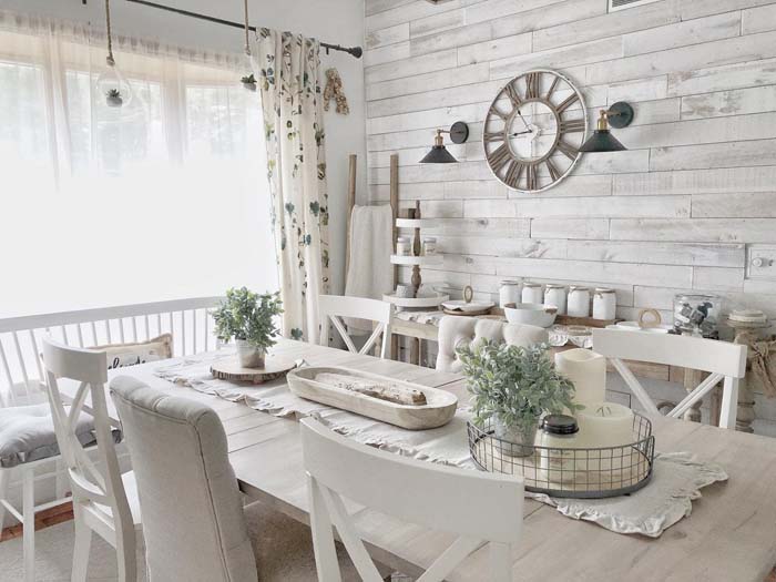 Simple and Chic Rustic Centerpieces #diningtablecenterpiece #decorhomeideas