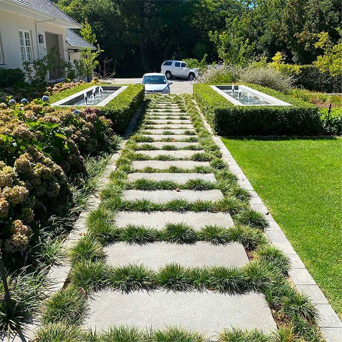 Simple Garden Walkway Pavers #gardenedgingideas #decorhomeideas