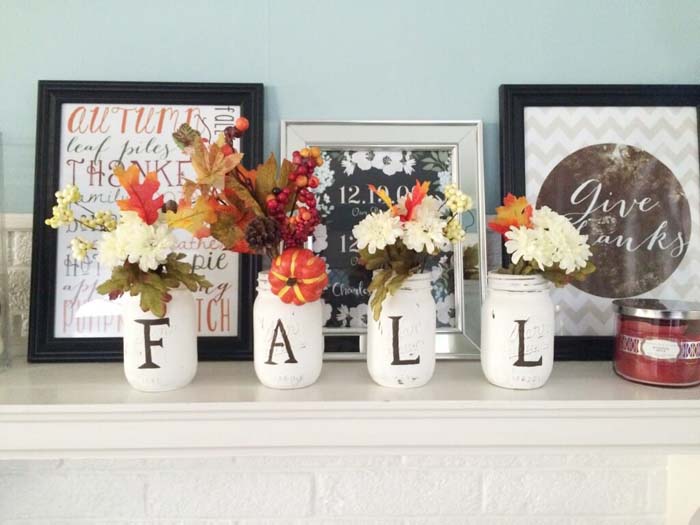 Spell Out Fall with Your Mason Jars #fallfarmhousedecor #decorhomeideas