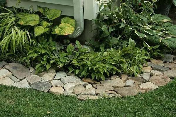 Stone Puzzle Garden Edging #gardenedgingideas #decorhomeideas