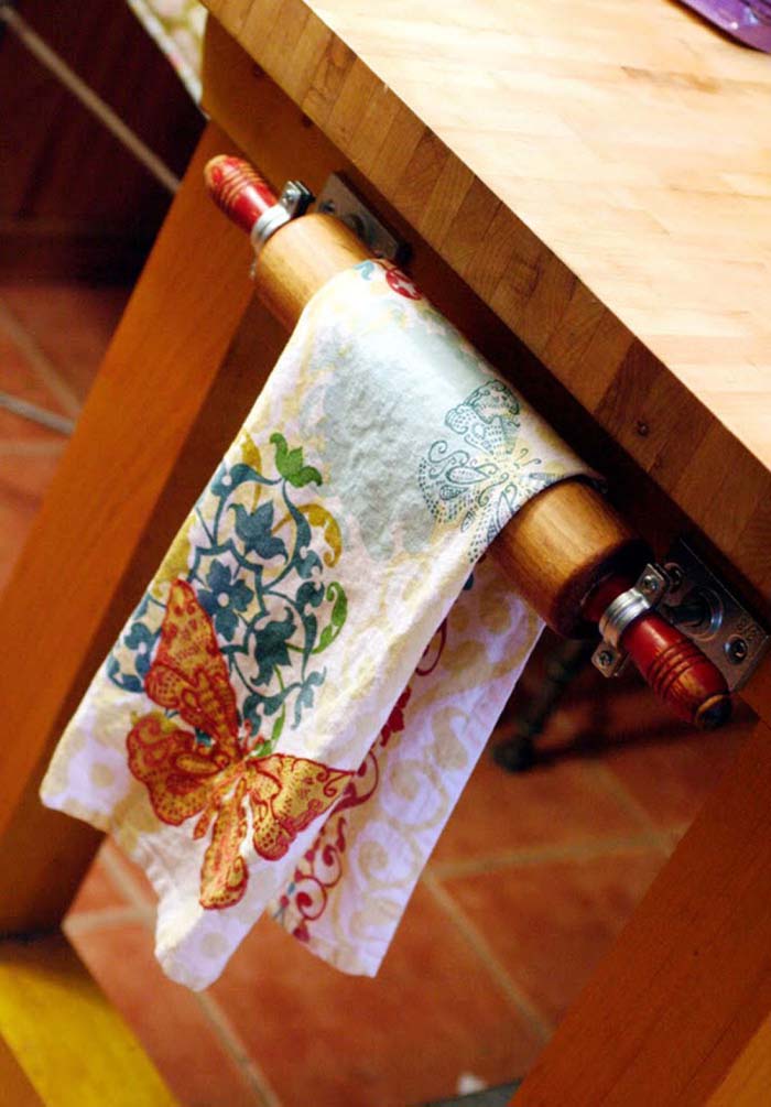 Vintage Rolling Pin Kitchen Towel Holder #vintage #storageideas #decorhomeideas