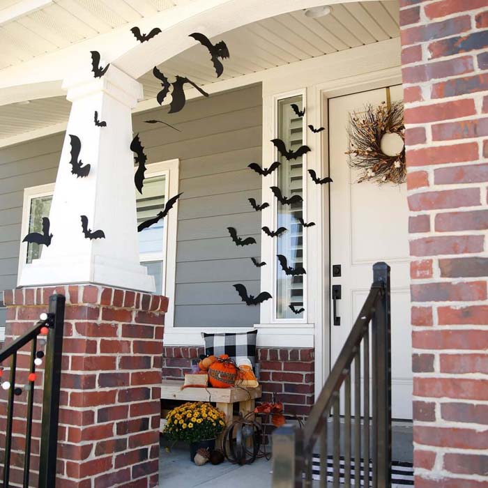 3. Bats, Bats and More Bats #frontporch #halloween #decorhomeideas