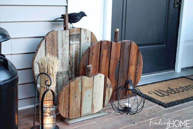 8. DIY Reclaimed Wood Pumpkins #rusticfall #decorhomeideas