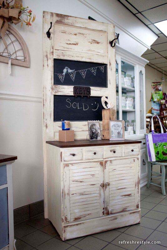 Dry Sink and Tiwn Panel Chalkboard Combo #repurpose #olddoors #decorhomeideas