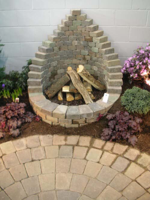 Easy Fire Pit #oldbrickideas #decorhomeideas