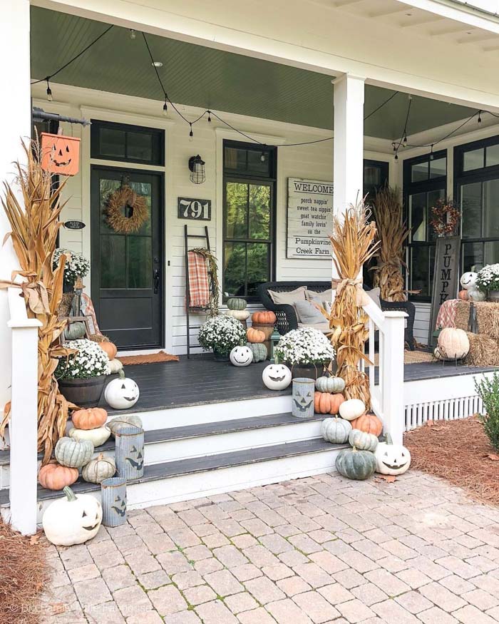 Farmhouse Halloween Front Porch #farmhouse #halloween #decorhomeideas