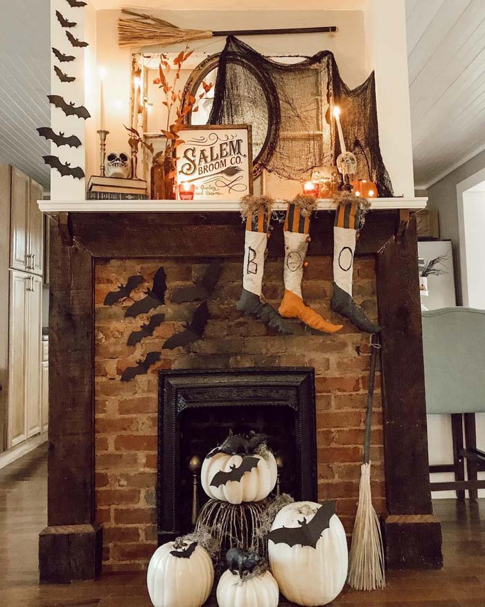 Farmhouse Halloween Mantel #farmhouse #halloween #decorhomeideas