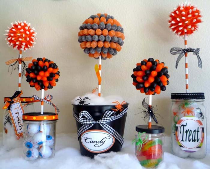 Halloween Candy Topiary #topiary #halloween #decorhomeideas