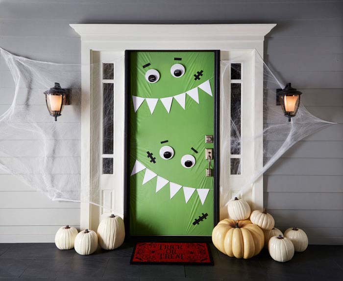 19. Halloween for Little Ones #frontporch #halloween #decorhomeideas