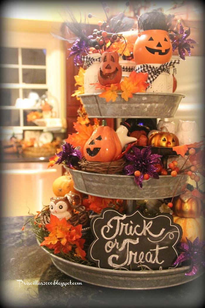 Halloween Galvanized Tiered Tray #farmhouse #halloween #decorhomeideas