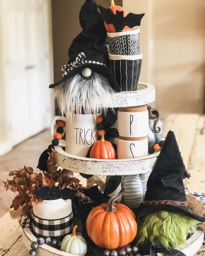 Halloween Tiered Tray #farmhouse #halloween #decorhomeideas