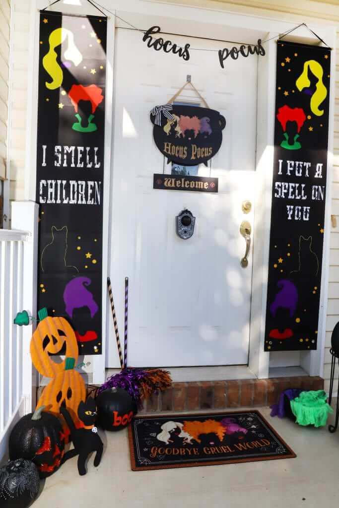 26. Hocus Pocus, Movie Theme, Halloween Front Porch #frontporch #halloween #decorhomeideas