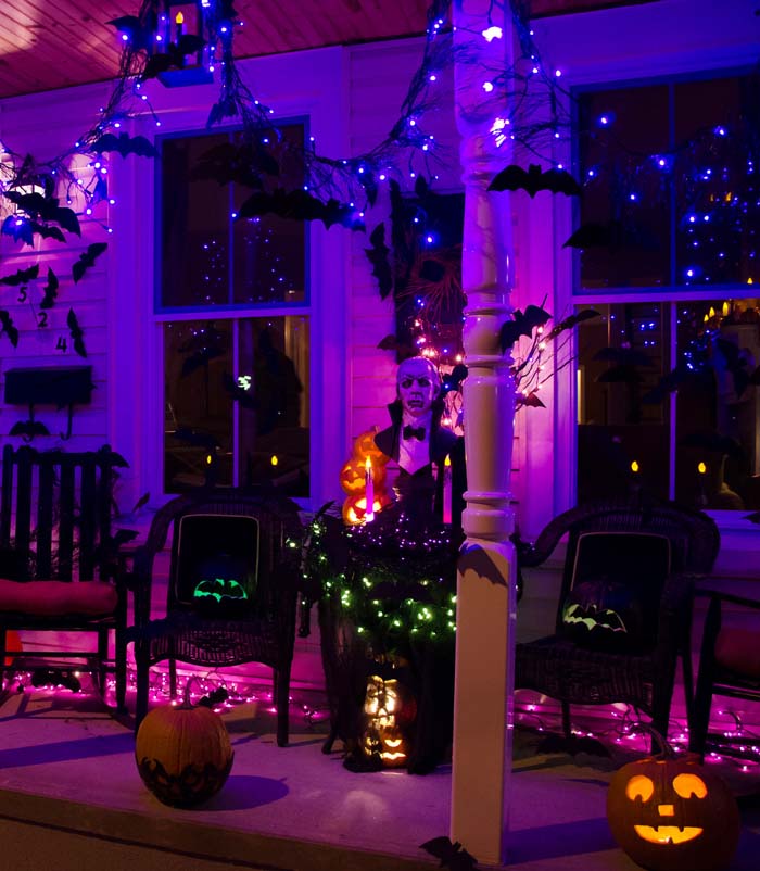 30. Lights for Halloween Too #frontporch #halloween #decorhomeideas