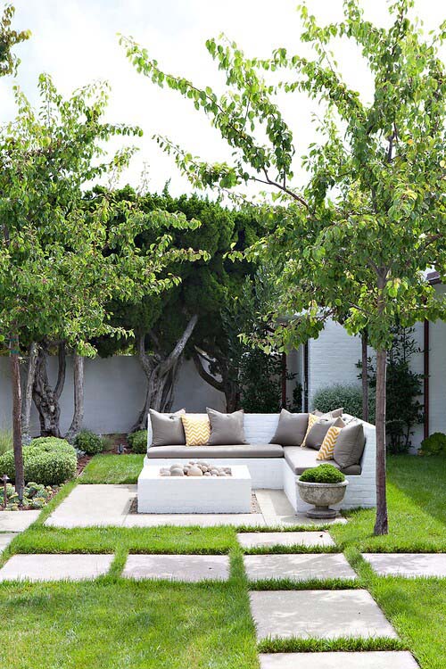 Make a Garden Bench #oldbrickideas #decorhomeideas