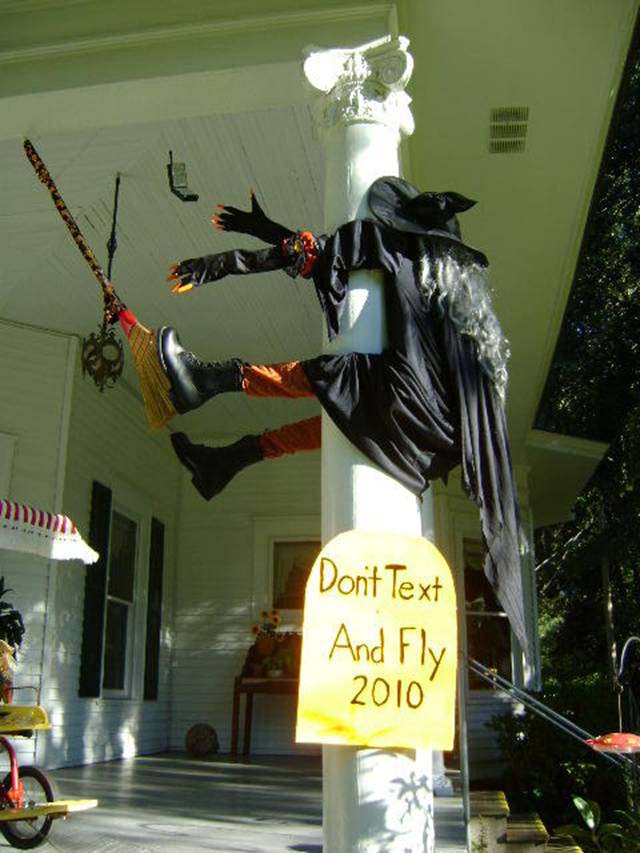 33. Nothing Like Humor to Attract Visitors #frontporch #halloween #decorhomeideas